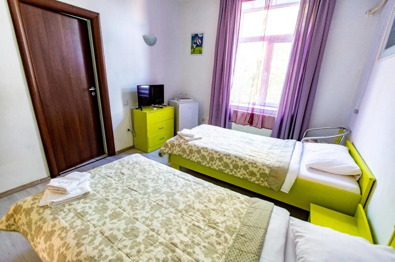 Гостевой дом Green House Бухарест-36