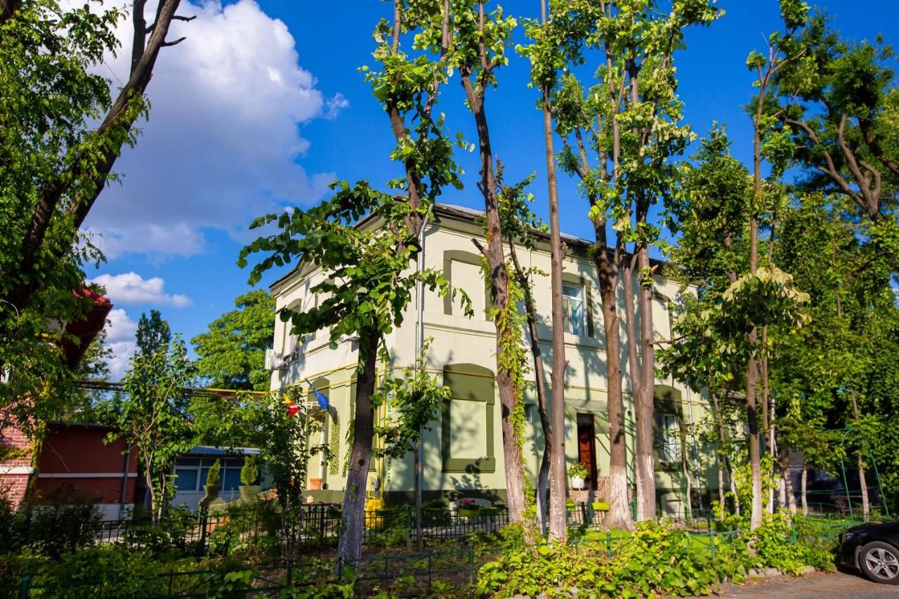 Гостевой дом Green House Бухарест-12