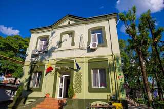 Гостевой дом Green House Бухарест-0