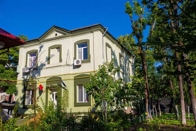 Гостевой дом Green House Бухарест-4